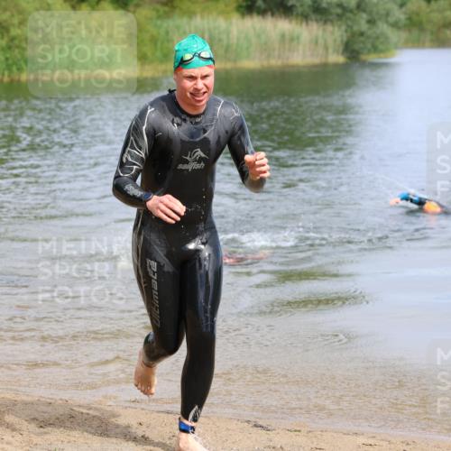16.06.2024 - 26. Vierlanden-Triathlon Strokosch-Dieckow http://msf.ph/oto/6314851 16.06.2024 09:59:47 Schwimmen 201, 204, 201, 204 meine-sportfotos.de