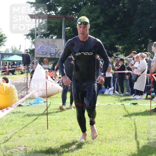 16.06.2024 - 26. Vierlanden-Triathlon Lena Gebhardt http://msf.ph/oto/6314863 16.06.2024 09:45:15 Schwimmen 17, 97, 133, 160, 17, 97, 133, 160 meine-sportfotos.de