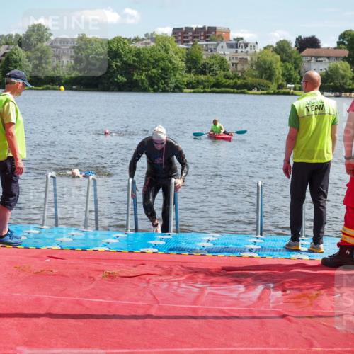 16.06.2024 - 7 Türme Triathlon KatJ http://msf.ph/oto/6314882 16.06.2024 11:22:09 Schwimmen 162 meine-sportfotos.de