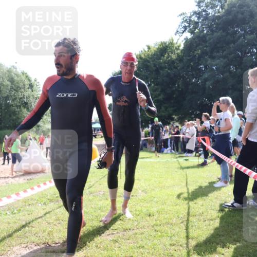 16.06.2024 - 26. Vierlanden-Triathlon Lena Gebhardt http://msf.ph/oto/6314893 16.06.2024 09:45:20 Schwimmen 17, 97, 133, 17, 97, 133 meine-sportfotos.de