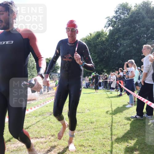 16.06.2024 - 26. Vierlanden-Triathlon Lena Gebhardt http://msf.ph/oto/6314895 16.06.2024 09:45:20 Schwimmen 17, 97, 133, 17, 97, 133 meine-sportfotos.de