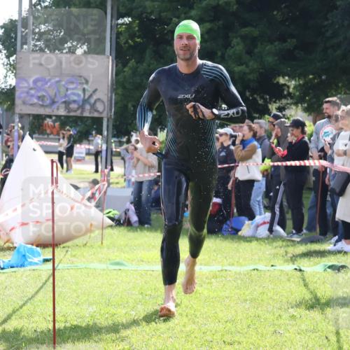 16.06.2024 - 26. Vierlanden-Triathlon Lena Gebhardt http://msf.ph/oto/6314899 16.06.2024 09:45:22 Schwimmen 133, 142, 133, 142 meine-sportfotos.de