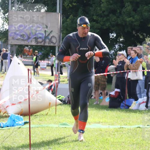 16.06.2024 - 26. Vierlanden-Triathlon Lena Gebhardt http://msf.ph/oto/6314918 16.06.2024 09:45:36 Schwimmen 51, 142, 51, 142 meine-sportfotos.de