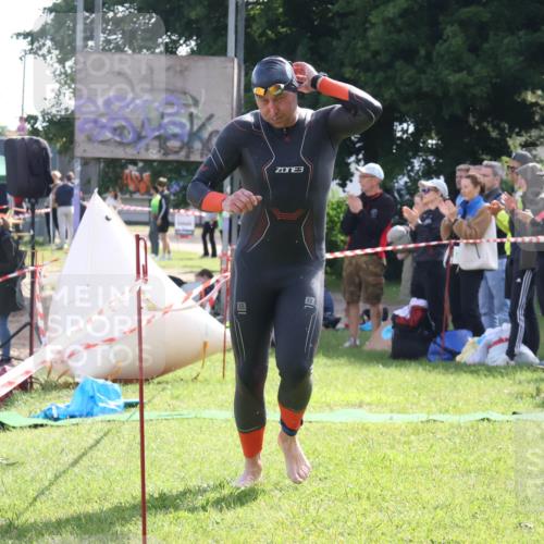 16.06.2024 - 26. Vierlanden-Triathlon Lena Gebhardt http://msf.ph/oto/6314922 16.06.2024 09:45:36 Schwimmen 51, 142, 51, 142 meine-sportfotos.de