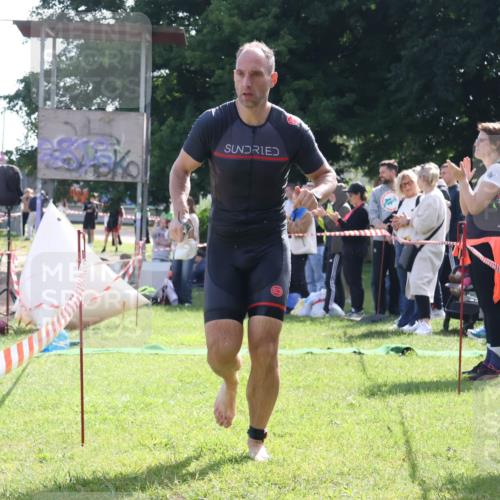 16.06.2024 - 26. Vierlanden-Triathlon Lena Gebhardt http://msf.ph/oto/6314956 16.06.2024 09:45:48 Schwimmen 51, 152, 51, 152 meine-sportfotos.de