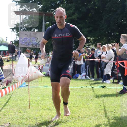 16.06.2024 - 26. Vierlanden-Triathlon Lena Gebhardt http://msf.ph/oto/6314959 16.06.2024 09:45:48 Schwimmen 51, 152, 51, 152 meine-sportfotos.de