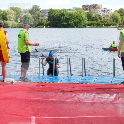 16.06.2024 - 7 Türme Triathlon KatJ http://msf.ph/oto/6314964 16.06.2024 11:22:28 Schwimmen 170 meine-sportfotos.de