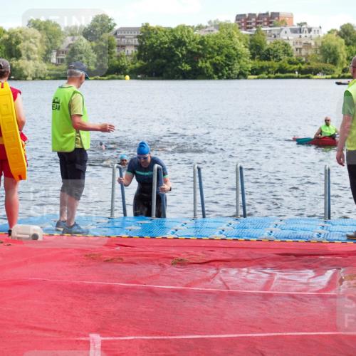 16.06.2024 - 7 Türme Triathlon KatJ http://msf.ph/oto/6314970 16.06.2024 11:22:28 Schwimmen 170 meine-sportfotos.de