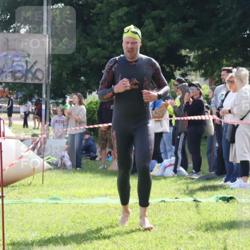 16.06.2024 - 26. Vierlanden-Triathlon Lena Gebhardt http://msf.ph/oto/6314976 16.06.2024 09:45:59 Schwimmen 54, 84, 152, 54, 84, 152 meine-sportfotos.de