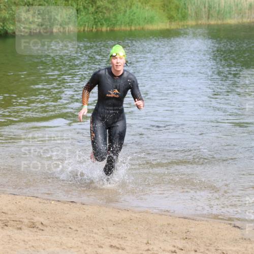 16.06.2024 - 26. Vierlanden-Triathlon Strokosch-Dieckow http://msf.ph/oto/6314985 16.06.2024 09:59:51 Schwimmen 201, 204, 201, 204 meine-sportfotos.de