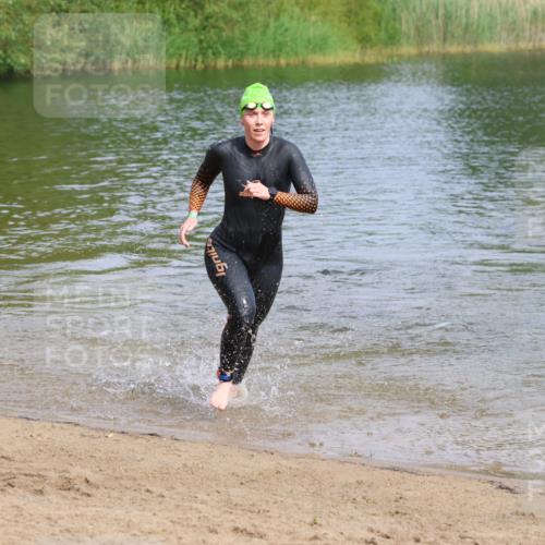 16.06.2024 - 26. Vierlanden-Triathlon Strokosch-Dieckow http://msf.ph/oto/6315002 16.06.2024 09:59:51 Schwimmen 201, 204, 201, 204 meine-sportfotos.de