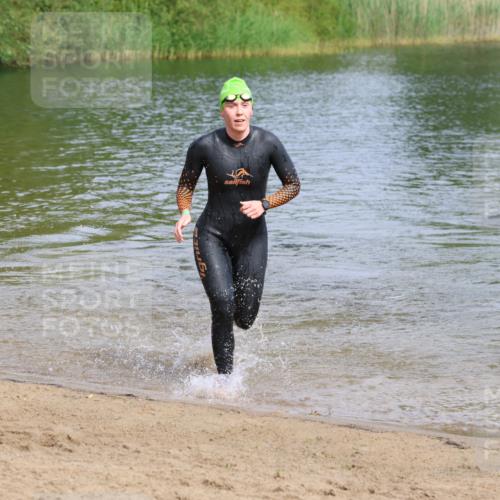 16.06.2024 - 26. Vierlanden-Triathlon Strokosch-Dieckow http://msf.ph/oto/6315020 16.06.2024 09:59:52 Schwimmen 201, 204, 201, 204 meine-sportfotos.de