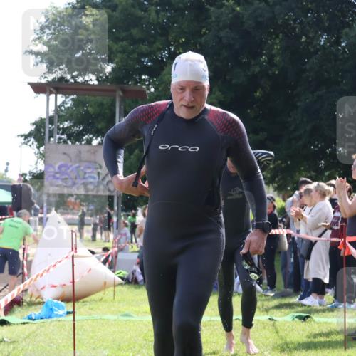16.06.2024 - 26. Vierlanden-Triathlon Lena Gebhardt http://msf.ph/oto/6315022 16.06.2024 09:46:09 Schwimmen 54, 84, 92, 54, 84, 92 meine-sportfotos.de