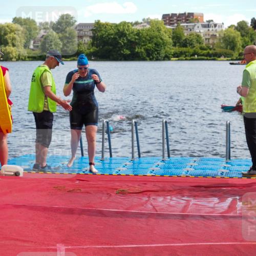 16.06.2024 - 7 Türme Triathlon KatJ http://msf.ph/oto/6315026 16.06.2024 11:22:33 Schwimmen 170 meine-sportfotos.de