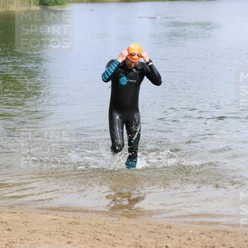 16.06.2024 - 26. Vierlanden-Triathlon Strokosch-Dieckow http://msf.ph/oto/6315116 16.06.2024 09:59:59 Schwimmen 95, 201, 204, 95, 201, 204 meine-sportfotos.de