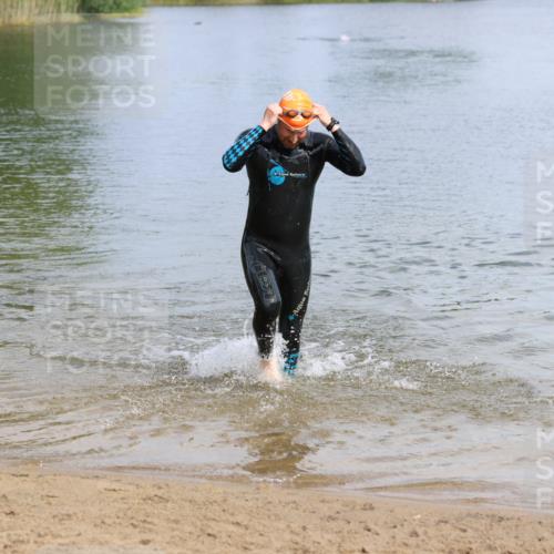 16.06.2024 - 26. Vierlanden-Triathlon Strokosch-Dieckow http://msf.ph/oto/6315130 16.06.2024 09:59:59 Schwimmen 95, 201, 204, 95, 201, 204 meine-sportfotos.de