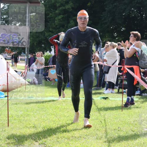 16.06.2024 - 26. Vierlanden-Triathlon Lena Gebhardt http://msf.ph/oto/6315131 16.06.2024 09:46:45 Schwimmen 89, 115, 131, 138, 89, 115, 131, 138 meine-sportfotos.de