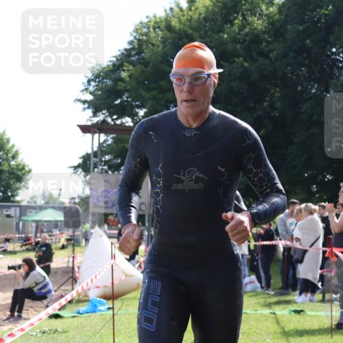 16.06.2024 - 26. Vierlanden-Triathlon Lena Gebhardt http://msf.ph/oto/6315143 16.06.2024 09:46:47 Schwimmen 115, 131, 138, 158, 115, 131, 138, 158 meine-sportfotos.de