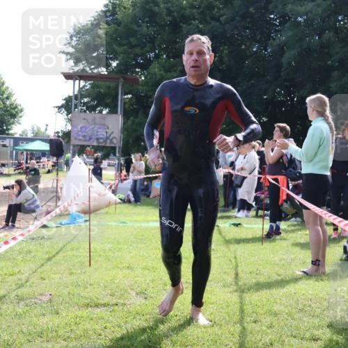 16.06.2024 - 26. Vierlanden-Triathlon Lena Gebhardt http://msf.ph/oto/6315156 16.06.2024 09:46:49 Schwimmen 115, 125, 131, 138, 158, 115, 125, 131, 138, 158 meine-sportfotos.de
