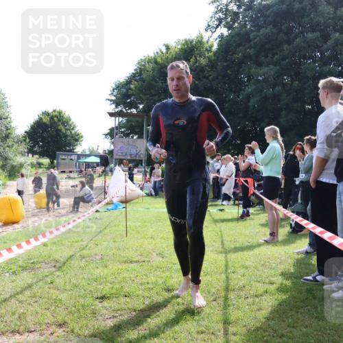 16.06.2024 - 26. Vierlanden-Triathlon Lena Gebhardt http://msf.ph/oto/6315160 16.06.2024 09:46:49 Schwimmen 115, 125, 131, 138, 158, 115, 125, 131, 138, 158 meine-sportfotos.de