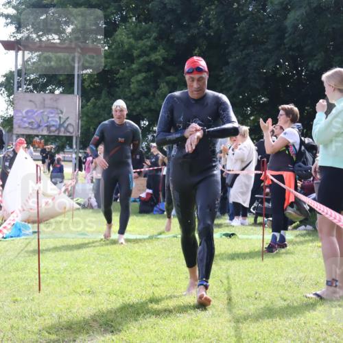 16.06.2024 - 26. Vierlanden-Triathlon Lena Gebhardt http://msf.ph/oto/6315181 16.06.2024 09:47:02 Schwimmen 4, 124, 125, 131, 158, 4, 124, 125, 131, 158 meine-sportfotos.de
