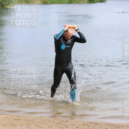 16.06.2024 - 26. Vierlanden-Triathlon Strokosch-Dieckow http://msf.ph/oto/6315183 16.06.2024 10:00:00 Schwimmen 95, 201, 204, 95, 201, 204 meine-sportfotos.de