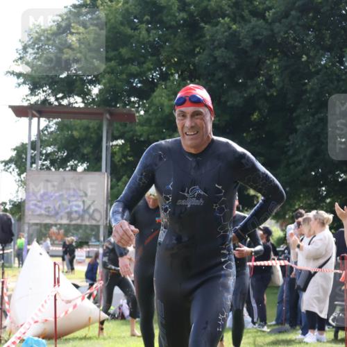 16.06.2024 - 26. Vierlanden-Triathlon Lena Gebhardt http://msf.ph/oto/6315186 16.06.2024 09:47:03 Schwimmen 4, 124, 125, 131, 158, 4, 124, 125, 131, 158 meine-sportfotos.de