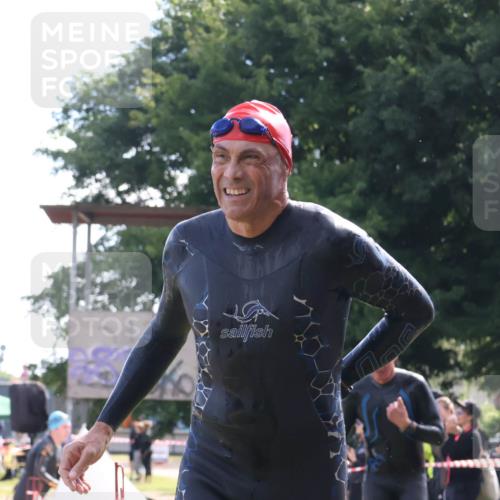 16.06.2024 - 26. Vierlanden-Triathlon Lena Gebhardt http://msf.ph/oto/6315189 16.06.2024 09:47:03 Schwimmen 4, 124, 125, 131, 158, 4, 124, 125, 131, 158 meine-sportfotos.de
