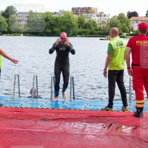 16.06.2024 - 7 Türme Triathlon KatJ http://msf.ph/oto/6315214 16.06.2024 11:22:54 Schwimmen 170 meine-sportfotos.de