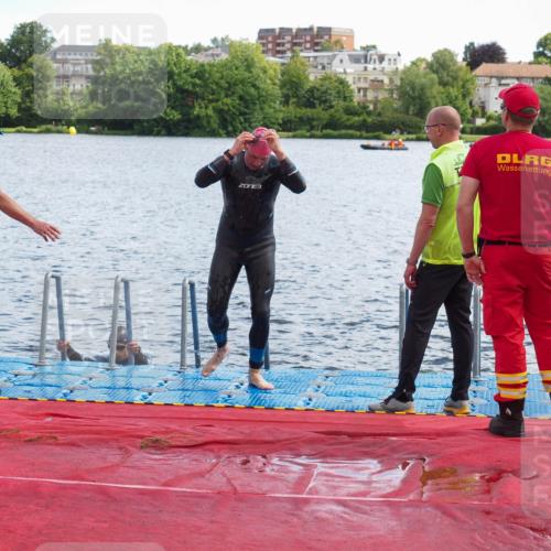 16.06.2024 - 7 Türme Triathlon KatJ http://msf.ph/oto/6315227 16.06.2024 11:22:54 Schwimmen 170 meine-sportfotos.de