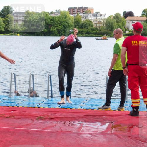 16.06.2024 - 7 Türme Triathlon KatJ http://msf.ph/oto/6315229 16.06.2024 11:22:55 Schwimmen 170 meine-sportfotos.de
