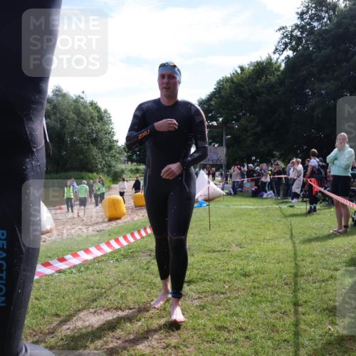 16.06.2024 - 26. Vierlanden-Triathlon Lena Gebhardt http://msf.ph/oto/6315248 16.06.2024 09:47:12 Schwimmen 4, 124, 4, 124 meine-sportfotos.de