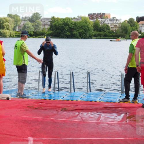 16.06.2024 - 7 Türme Triathlon KatJ http://msf.ph/oto/6315249 16.06.2024 11:22:58 Schwimmen 170 meine-sportfotos.de
