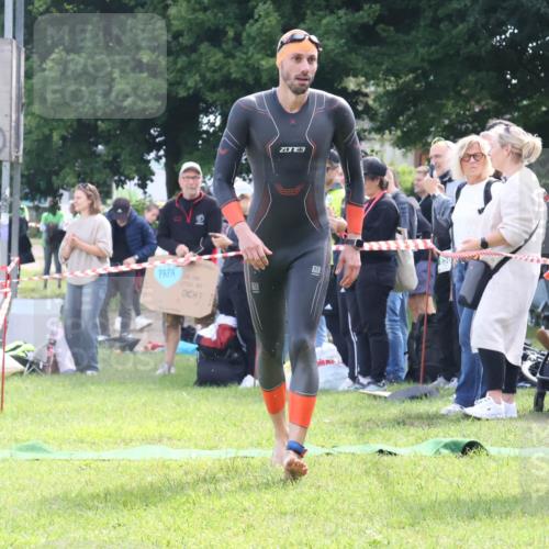 16.06.2024 - 26. Vierlanden-Triathlon Lena Gebhardt http://msf.ph/oto/6315261 16.06.2024 09:47:54 Schwimmen 33, 98, 33, 98 meine-sportfotos.de