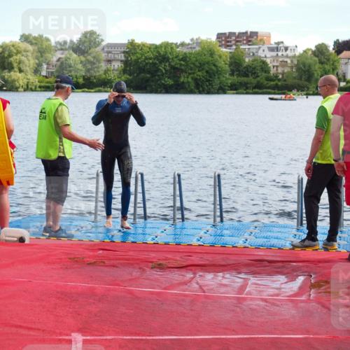 16.06.2024 - 7 Türme Triathlon KatJ http://msf.ph/oto/6315263 16.06.2024 11:22:59 Schwimmen 170 meine-sportfotos.de