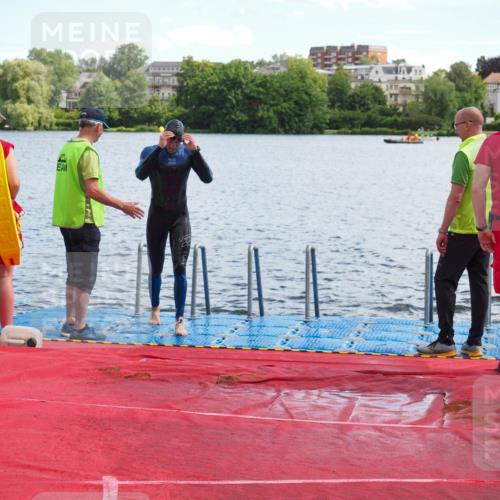 16.06.2024 - 7 Türme Triathlon KatJ http://msf.ph/oto/6315266 16.06.2024 11:22:59 Schwimmen 170 meine-sportfotos.de