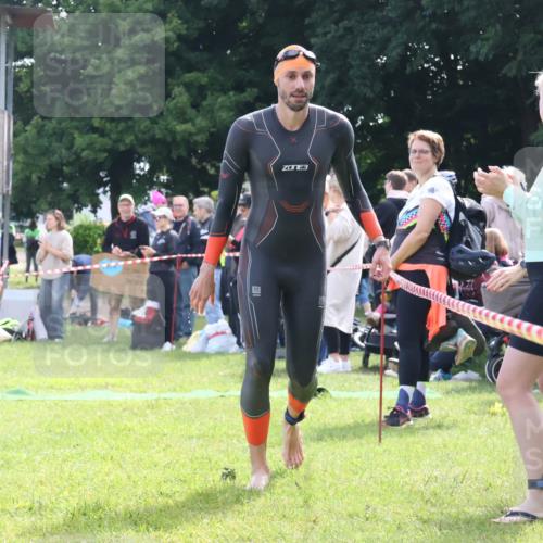 16.06.2024 - 26. Vierlanden-Triathlon Lena Gebhardt http://msf.ph/oto/6315274 16.06.2024 09:47:56 Schwimmen 33, 98, 33, 98 meine-sportfotos.de