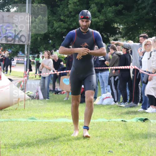 16.06.2024 - 26. Vierlanden-Triathlon Lena Gebhardt http://msf.ph/oto/6315298 16.06.2024 09:48:06 Schwimmen 33, 33 meine-sportfotos.de