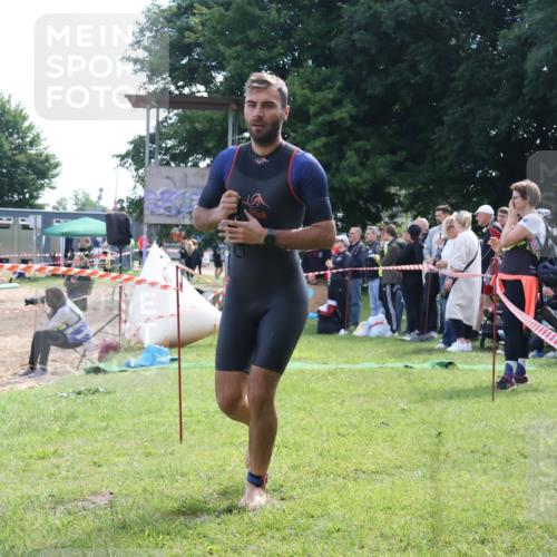 16.06.2024 - 26. Vierlanden-Triathlon Lena Gebhardt http://msf.ph/oto/6315307 16.06.2024 09:48:10 Schwimmen 33, 78, 171, 33, 78, 171 meine-sportfotos.de