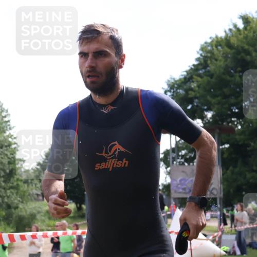 16.06.2024 - 26. Vierlanden-Triathlon Lena Gebhardt http://msf.ph/oto/6315313 16.06.2024 09:48:11 Schwimmen 33, 78, 171, 33, 78, 171 meine-sportfotos.de