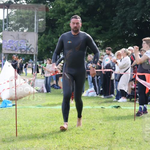 16.06.2024 - 26. Vierlanden-Triathlon Lena Gebhardt http://msf.ph/oto/6315324 16.06.2024 09:48:23 Schwimmen 78, 171, 78, 171 meine-sportfotos.de