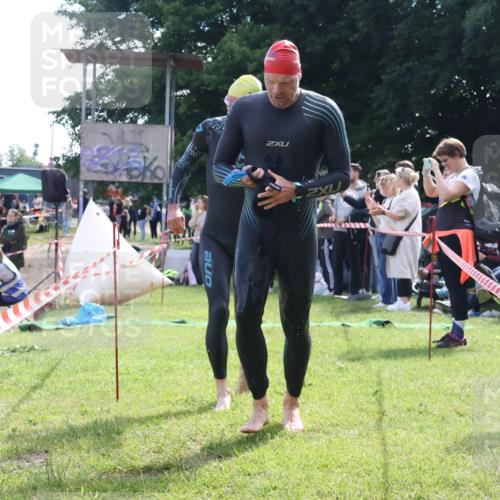16.06.2024 - 26. Vierlanden-Triathlon Lena Gebhardt http://msf.ph/oto/6315376 16.06.2024 09:48:55 Schwimmen 72, 100, 112, 72, 100, 112 meine-sportfotos.de