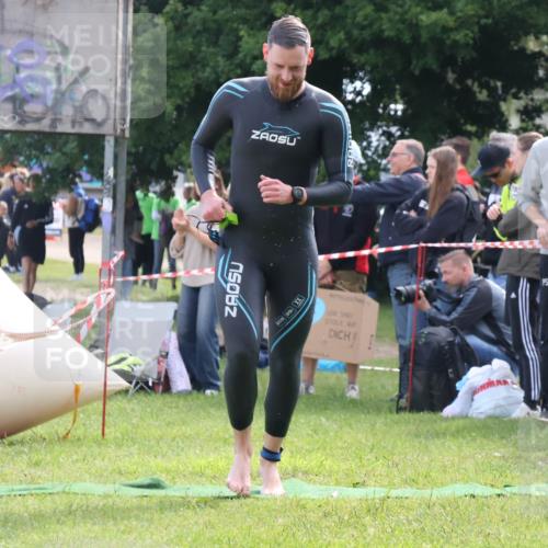 16.06.2024 - 26. Vierlanden-Triathlon Lena Gebhardt http://msf.ph/oto/6315402 16.06.2024 09:49:07 Schwimmen 72, 72 meine-sportfotos.de