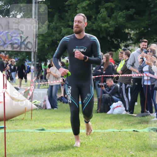 16.06.2024 - 26. Vierlanden-Triathlon Lena Gebhardt http://msf.ph/oto/6315406 16.06.2024 09:49:08 Schwimmen 72, 72 meine-sportfotos.de