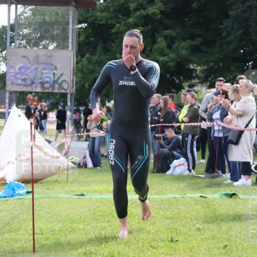 16.06.2024 - 26. Vierlanden-Triathlon Lena Gebhardt http://msf.ph/oto/6315410 16.06.2024 09:49:09 Schwimmen 72, 72 meine-sportfotos.de