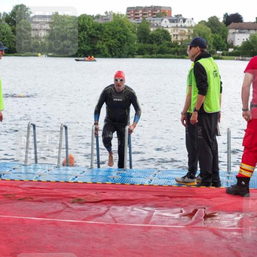 16.06.2024 - 7 Türme Triathlon KatJ http://msf.ph/oto/6315415 16.06.2024 11:24:25 Schwimmen 161, 257 meine-sportfotos.de