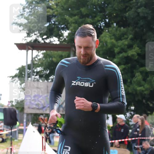 16.06.2024 - 26. Vierlanden-Triathlon Lena Gebhardt http://msf.ph/oto/6315416 16.06.2024 09:49:10 Schwimmen 72, 72 meine-sportfotos.de