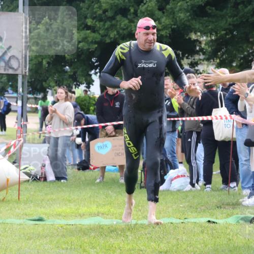16.06.2024 - 26. Vierlanden-Triathlon Lena Gebhardt http://msf.ph/oto/6315427 16.06.2024 09:49:25 Schwimmen 27, 139, 174, 27, 139, 174 meine-sportfotos.de