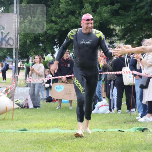 16.06.2024 - 26. Vierlanden-Triathlon Lena Gebhardt http://msf.ph/oto/6315430 16.06.2024 09:49:25 Schwimmen 27, 139, 174, 27, 139, 174 meine-sportfotos.de