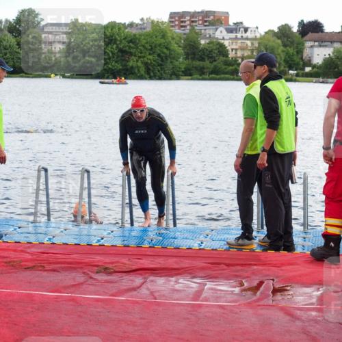 16.06.2024 - 7 Türme Triathlon KatJ http://msf.ph/oto/6315431 16.06.2024 11:24:26 Schwimmen 161, 257 meine-sportfotos.de